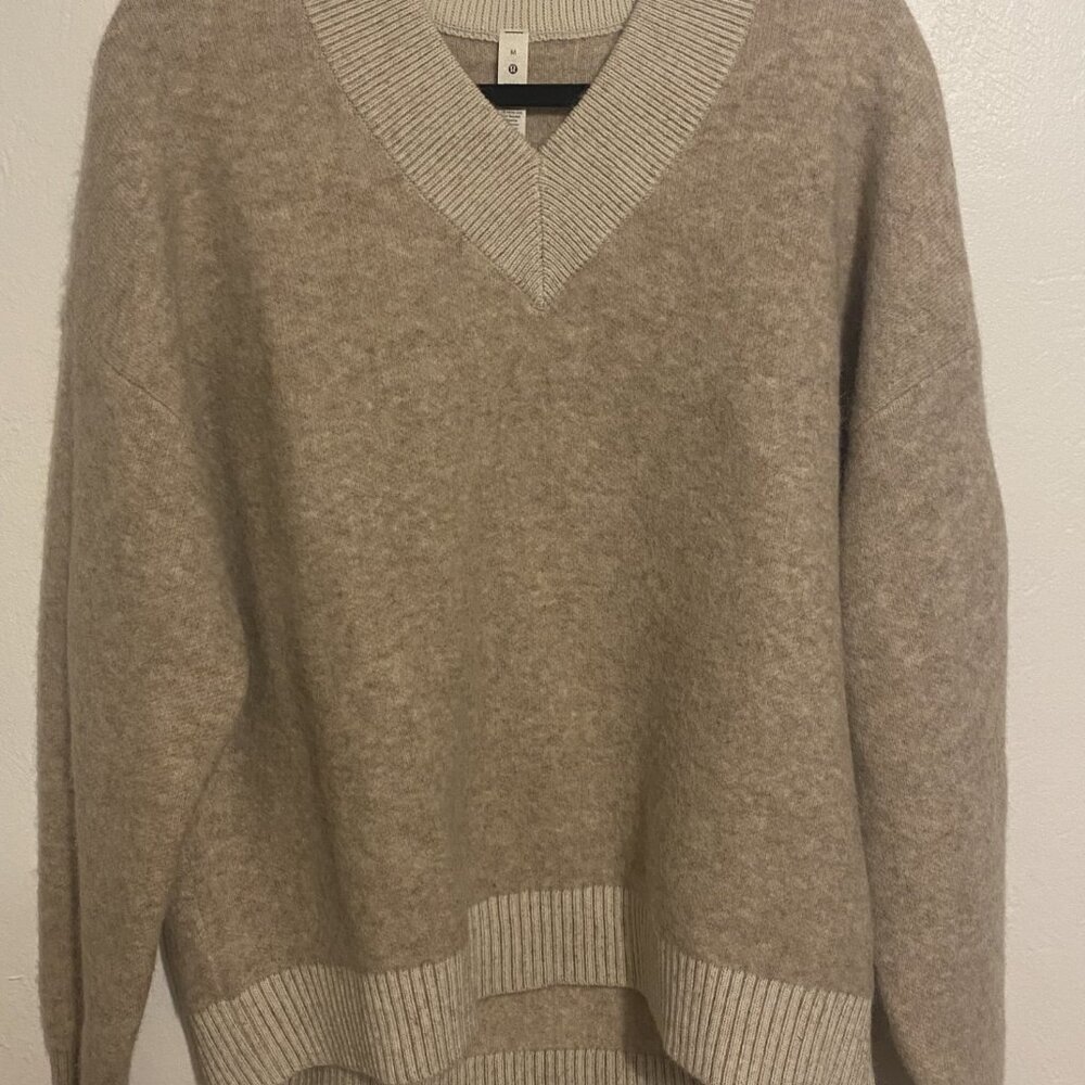 Lululemon M Wool V Neck Wide Sweater